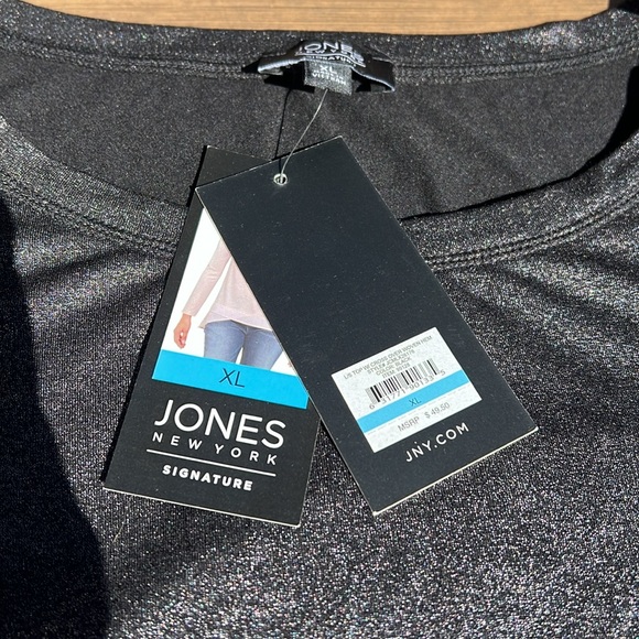 NWT size XL Jones Jew York Signature top with cross over hem. - Picture 2 of 8